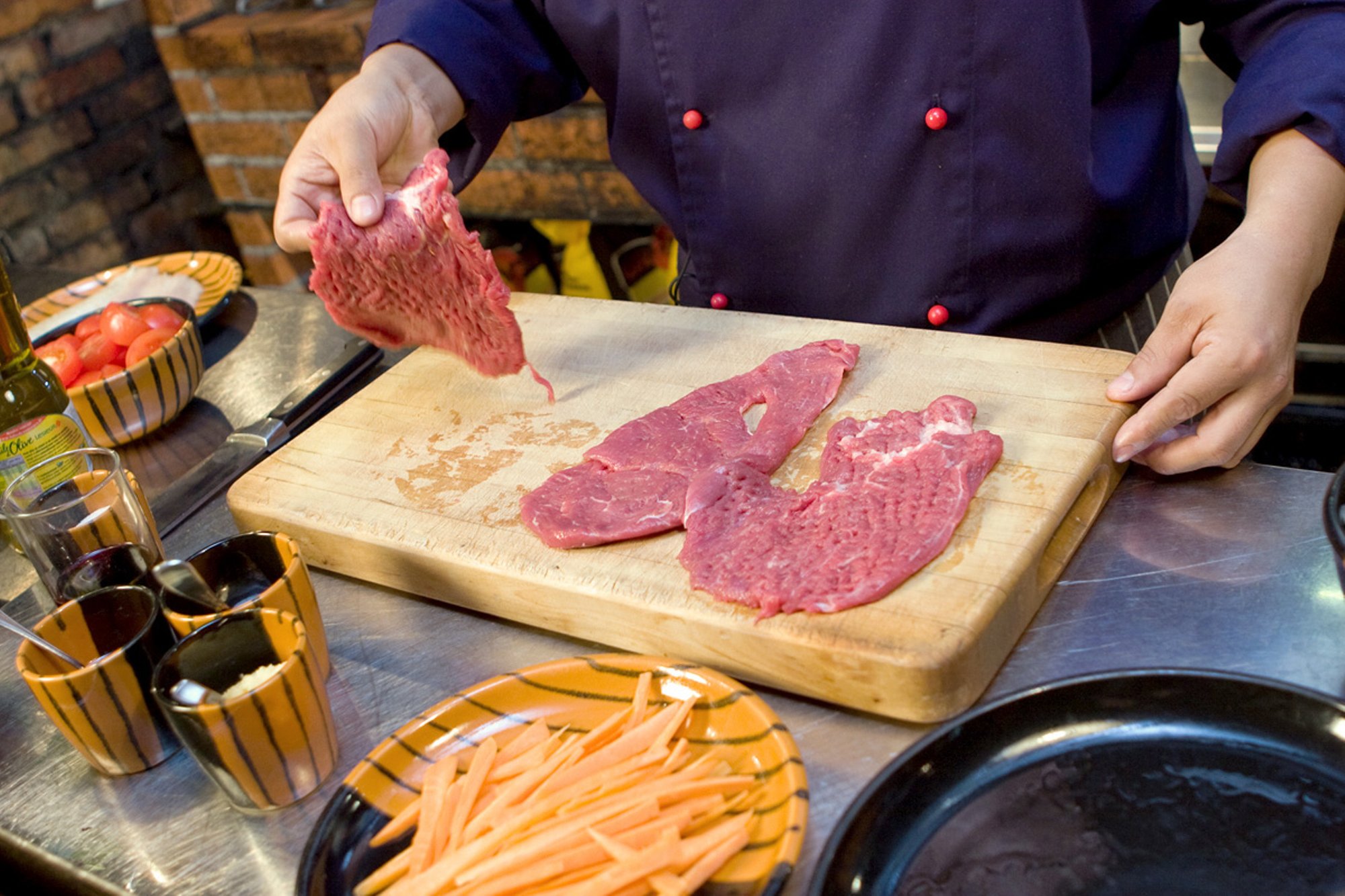 Ministeerium soovib, et restoranid märgiksid menüüs pakutava liha päritoluriigi