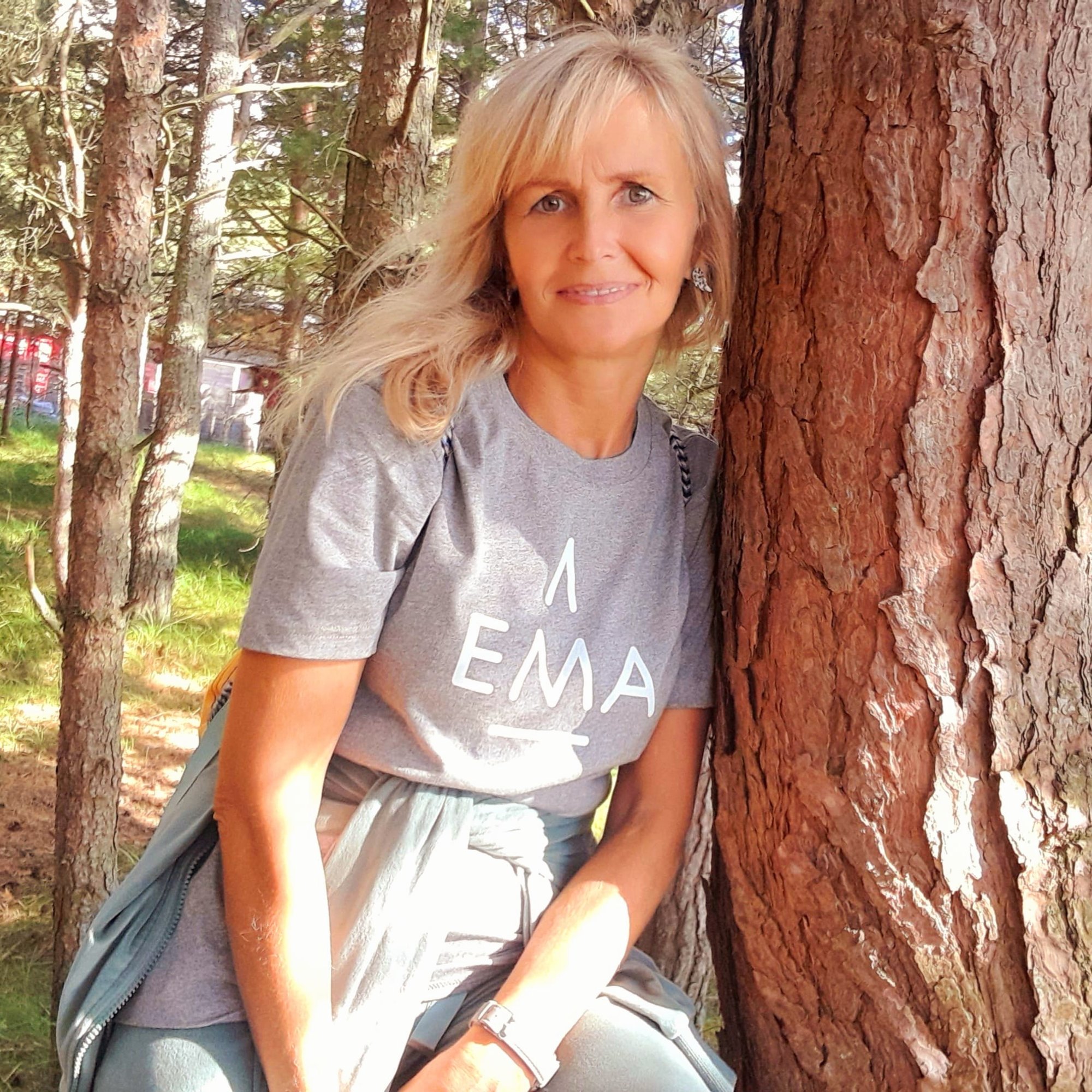 „Ei ole vaja solvuda, et sõbrad ei tule külla.“ Kuidas rääkida vähist ja kuidas suhelda vähihaigega? Vähi seljatanud Tiina lugu