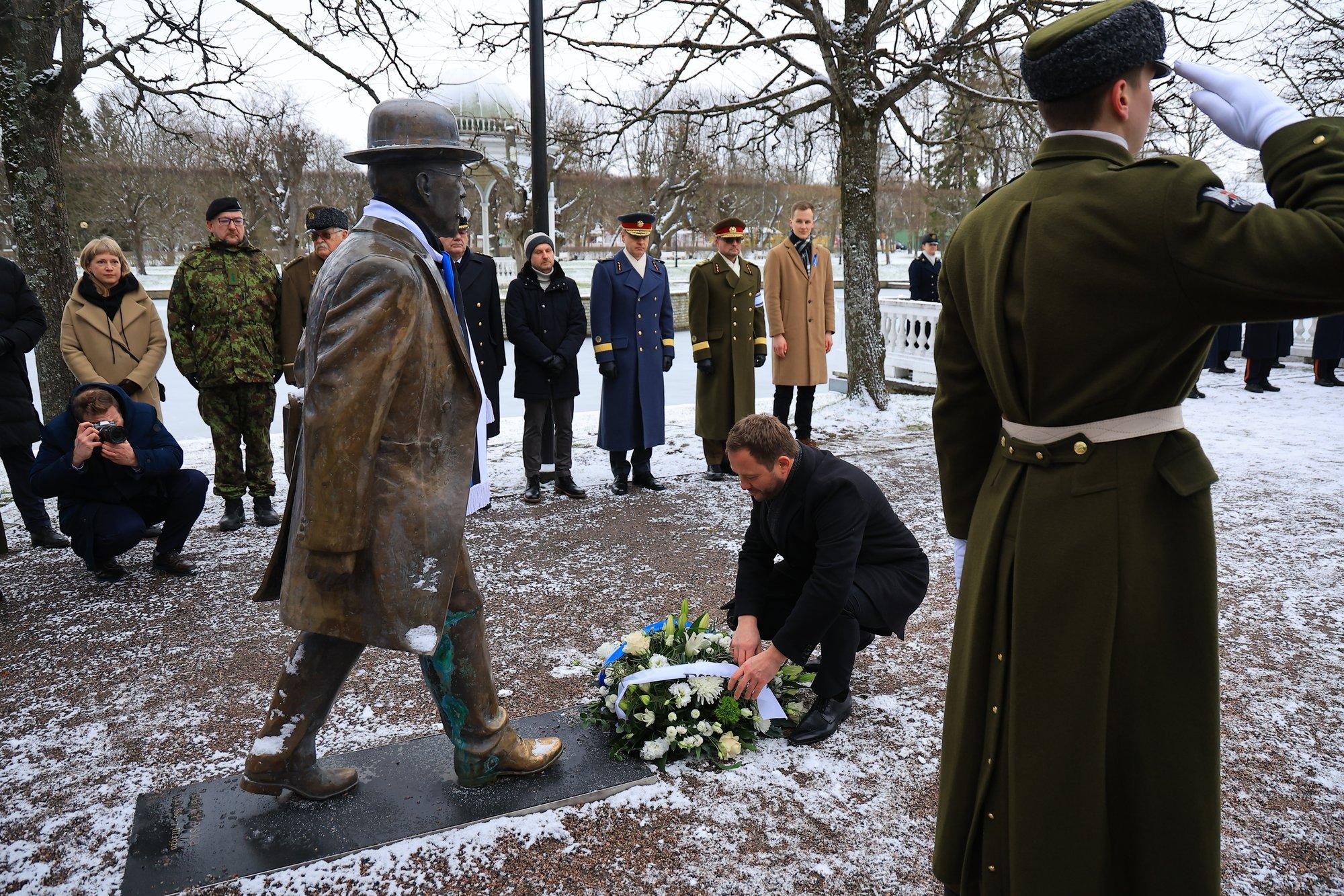 VIDEO ja FOTOD | Kadriorus tähistati Tartu rahu 105. aastapäeva. Tsahkna: meie riik ja rahvas püsib sellel lepingul, see on meie sünnitunnistus