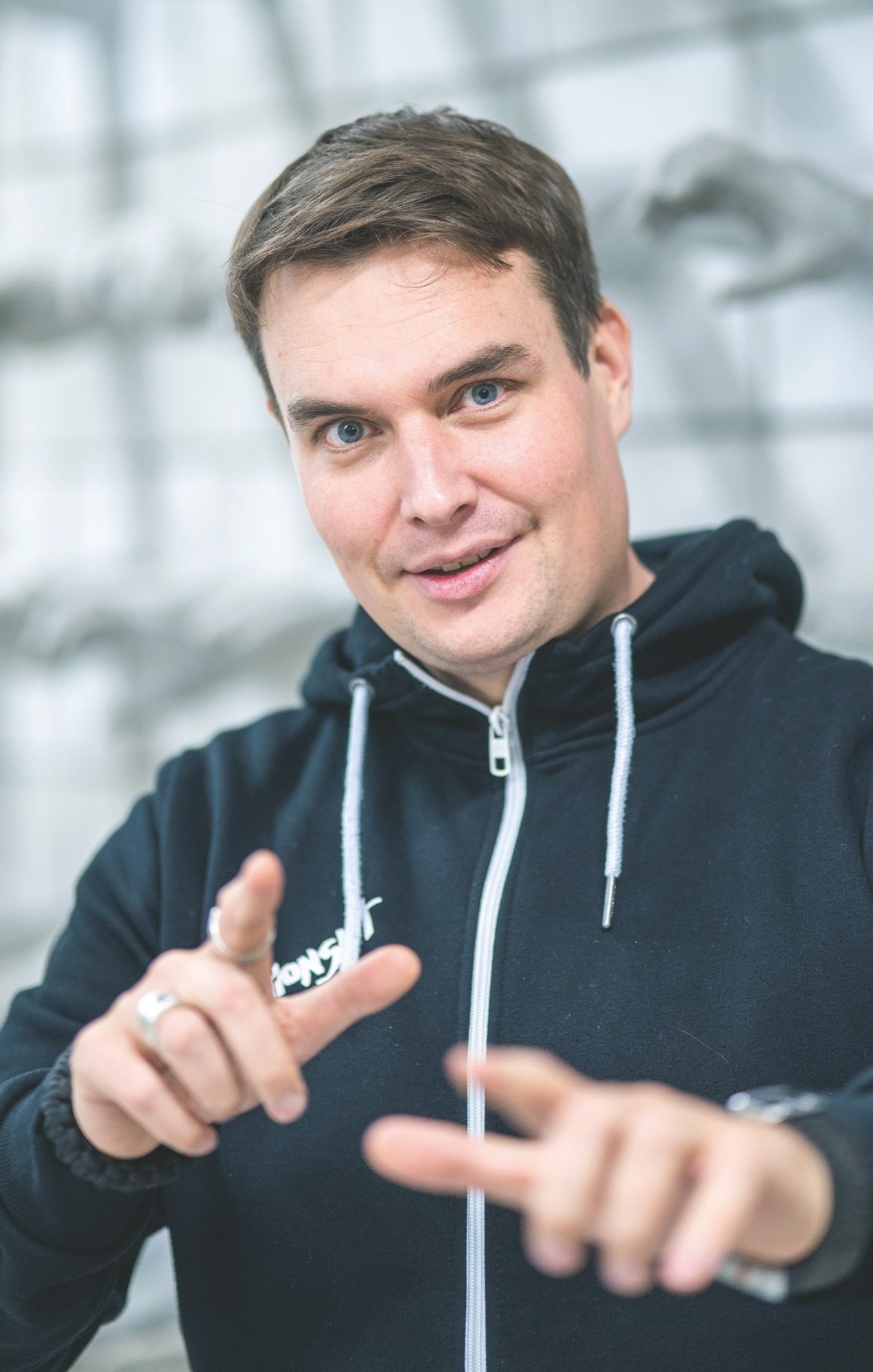 Sass Henno võimalikel ohvritel palutakse politseisse pöörduda. Ennekõike puudutab see vestlusi alaealistega