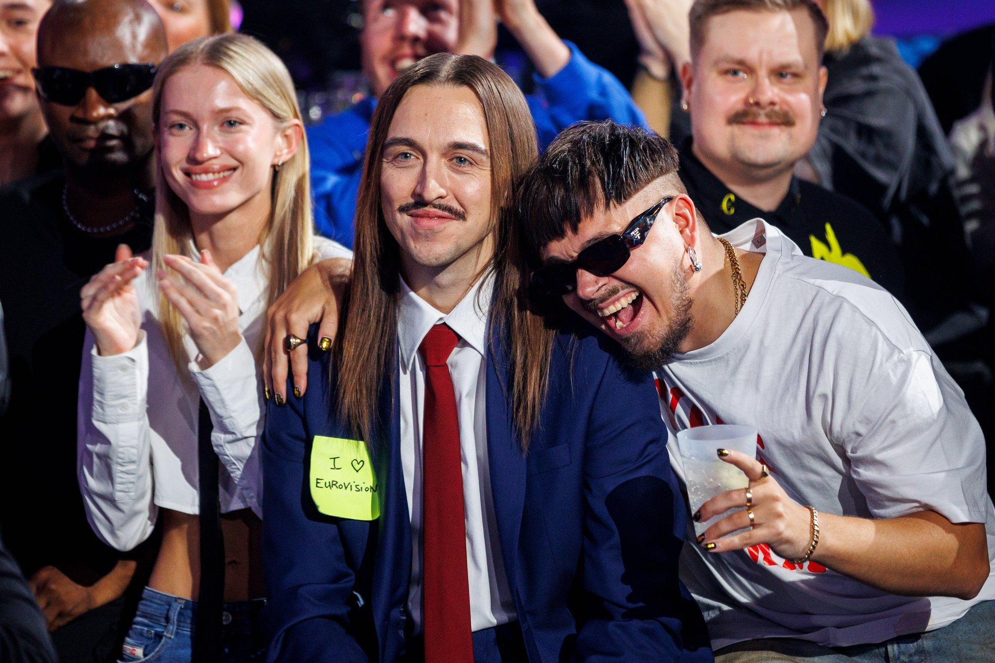 FOTOD | Pidu kuulsate sõpradega ja McDonald’si eine koos kallimaga: Tommy Cash tähistas Eesti Laulu võitu suurelt