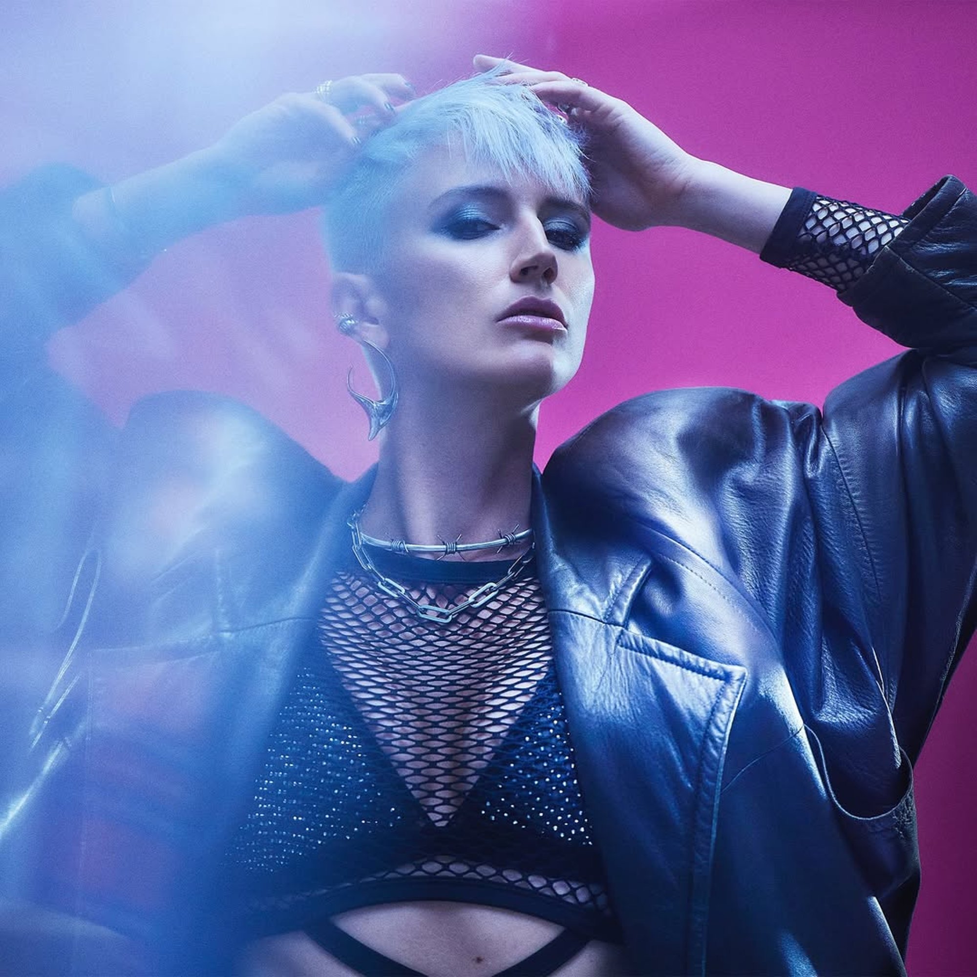 Eesti Laulu finalist Felin ohtlikest lavahetkedest: ükskord lõin oma pea kõlarisse ja veri lihtsalt voolas. Jätkasin kontserti peapõrutusega