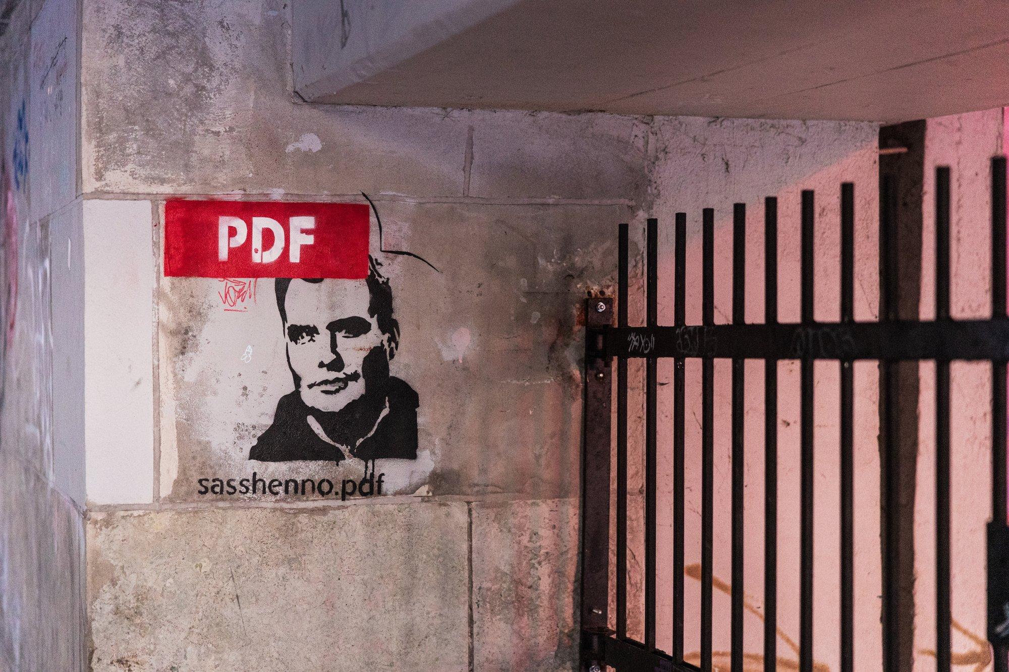 EKSPRESSI PODCAST | „Esimest korda küsisin allika ID-kaarti näha.“ Sass Hennost ja tundlike lugude kajastamisest