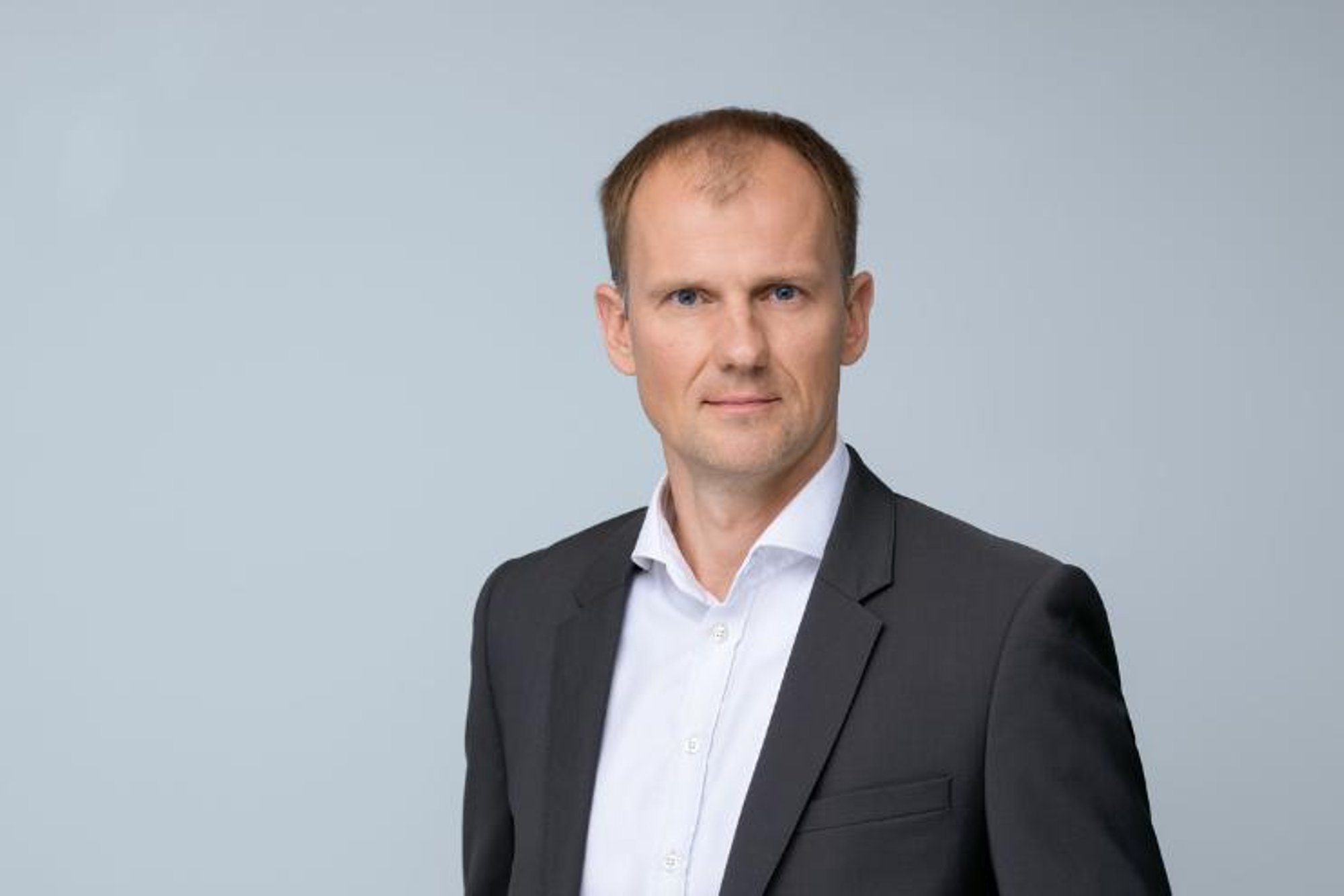 Pangajuht: kolm soovitust väikeettevõtjale, kuidas tollimüürid ja sõjatrummid üle elada