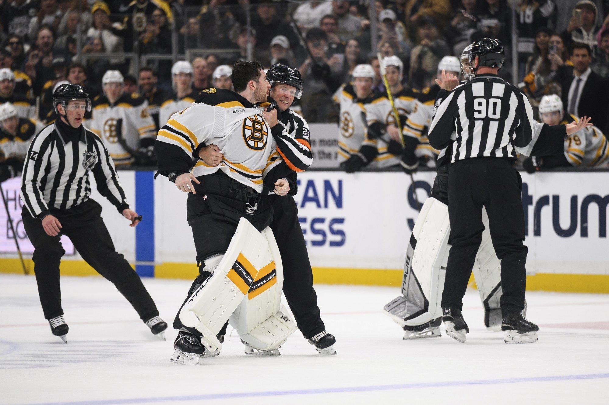 VIDEO | „See on kriminaalne!“ Fännid läksid pöördesse, sest kohtunikud ei lubanud väravavahtidel kakelda