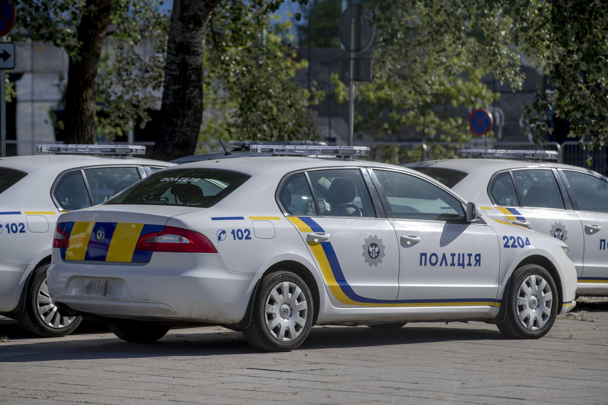 VIDEO | Kiievis sõitis politseiauto vastu maasturit ja põgenes õnnetuskohalt