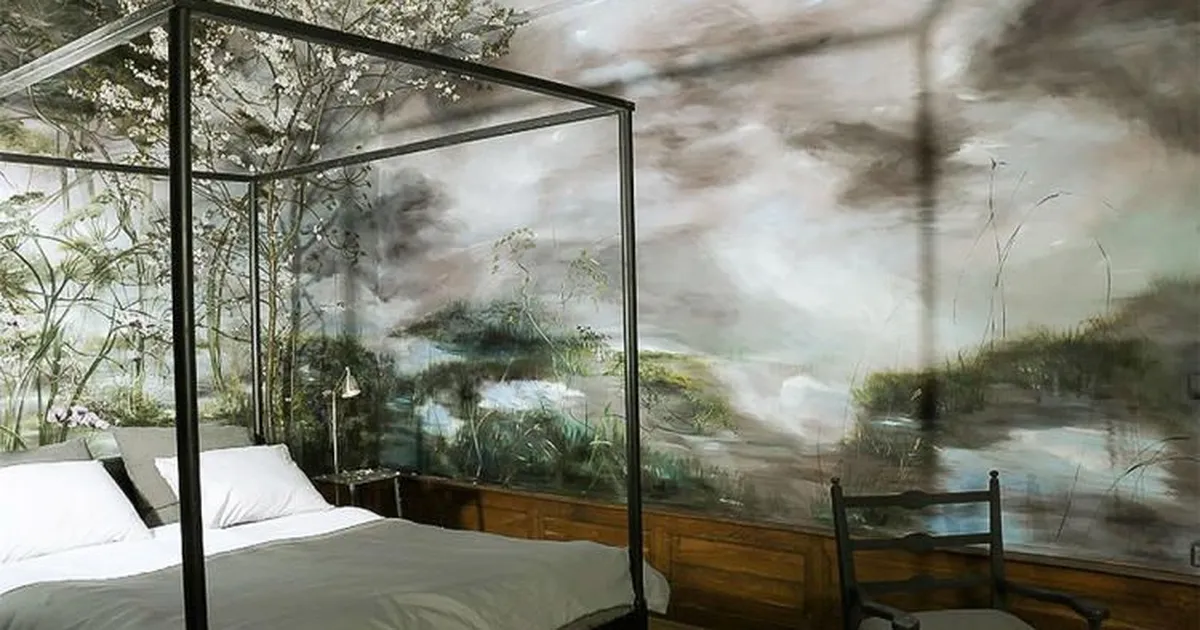 GALERII ⟩ Kui kodu muutub lõuendiks: hääbunud lossist sai elav kunstiteos