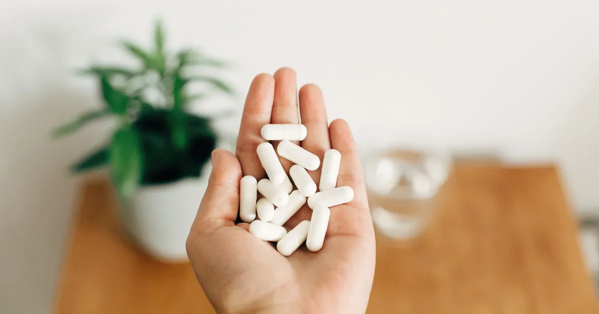 Krooniline väsimus, närvilisus ja jalakrambid viitavad selle aine puudusele