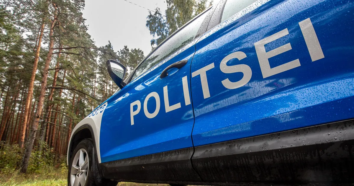 Narvas hukkus vastu tänavavalgustusposti sõitnud auto juht