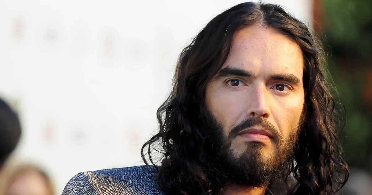 MIS TOIMUB? ⟩ Kirjastus kaebas Russell Brandi kohtusse ja nõuab koomikult hüvitiseks 220 000 naela