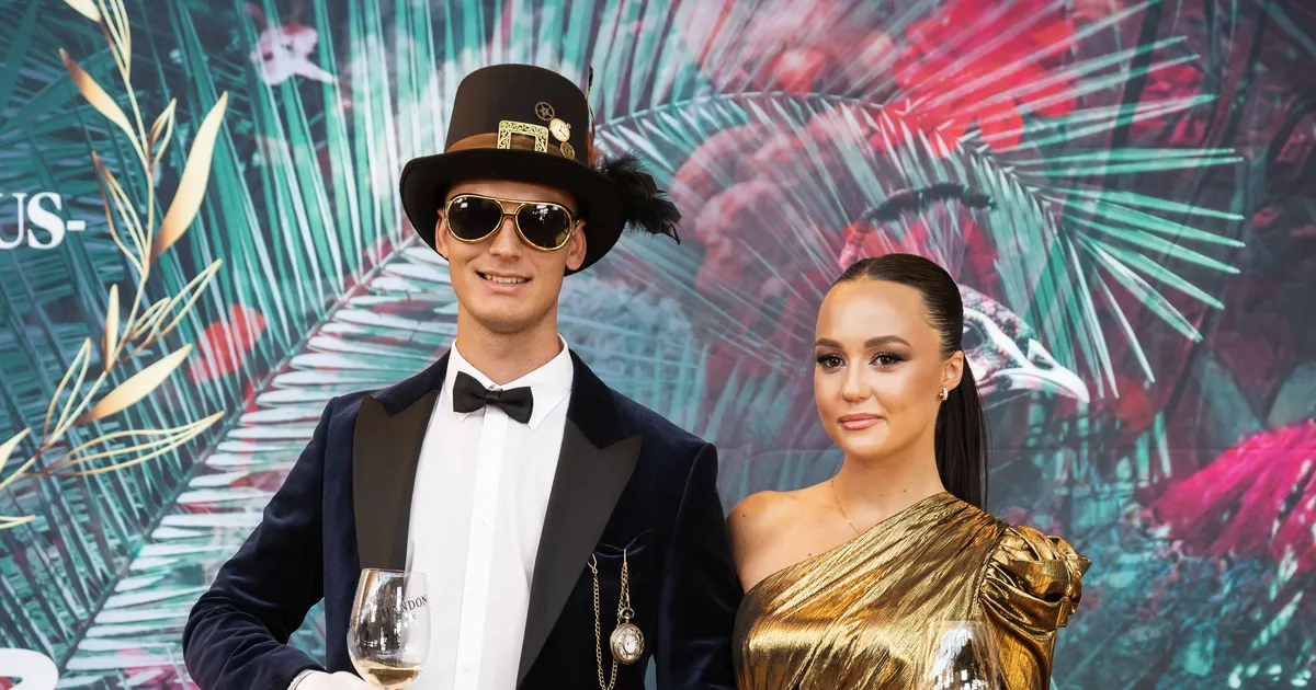 KLÕPSUD ⟩ Saladuskatte all kihlunud lauljatar Beatrice avaldas, miks nad kallimaga uudist nii kaua endale hoidsid