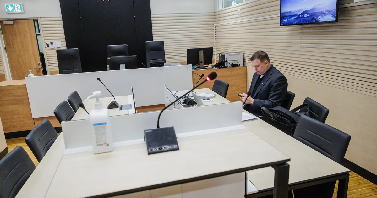 Kohtunikest solvavaid kirjatükke avaldanud skandaalsel ärinaisel tuleb hakata nüüd aru andma