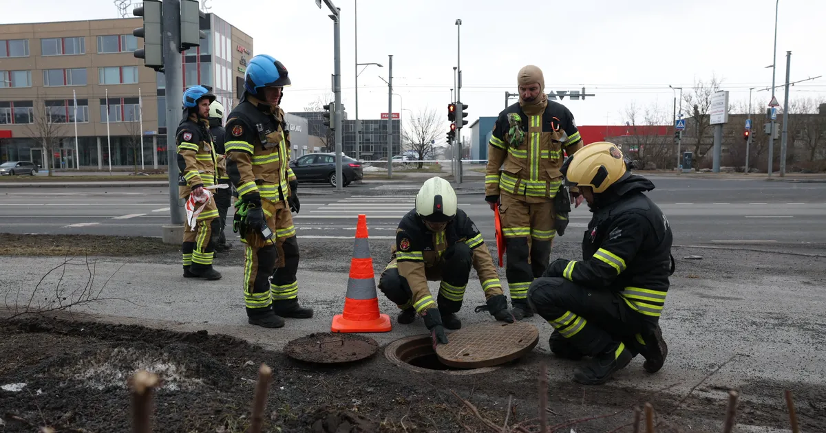 FOTOD ⟩ Gaasileke sulges Peterburi teel liikluse