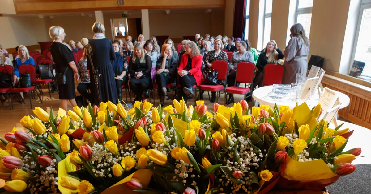 GALERII ⟩ Eesti Raamatukoguhoidjate Ühing tunnustas parimaid raamatukoguhoidjaid