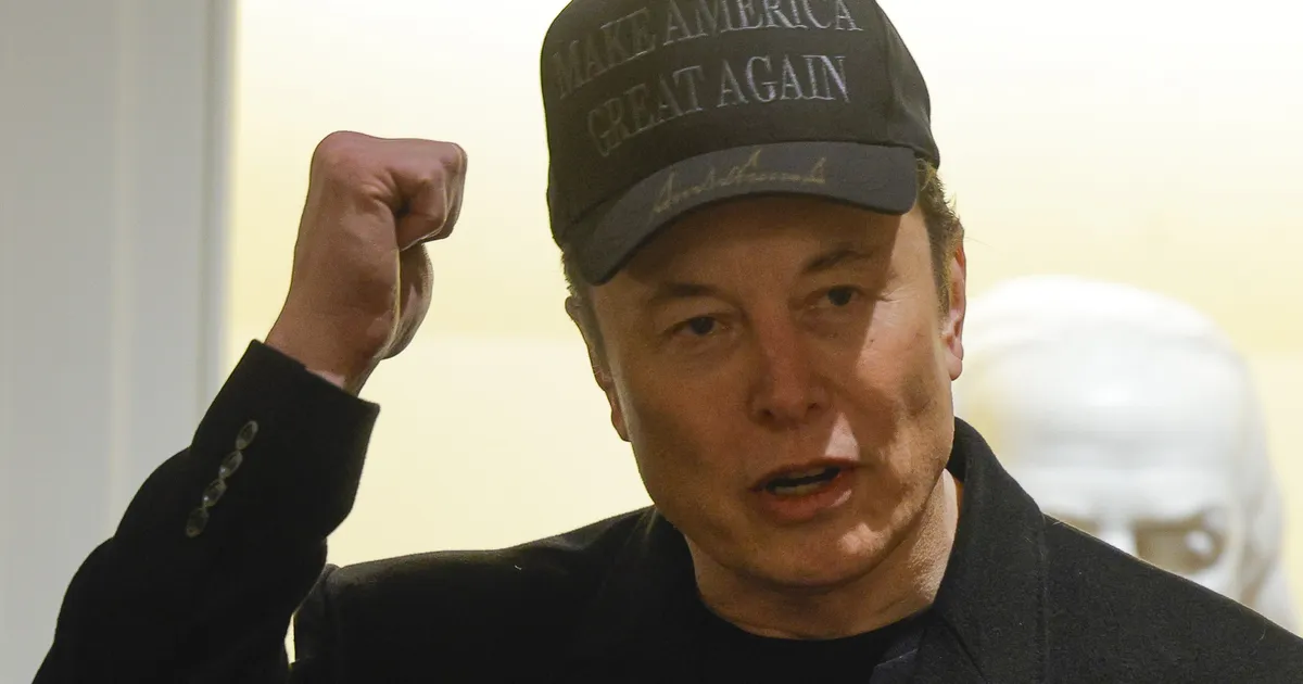 HEIDA PILK PEALE ⟩ Just selline näeb välja miljardär Elon Muski töölaud