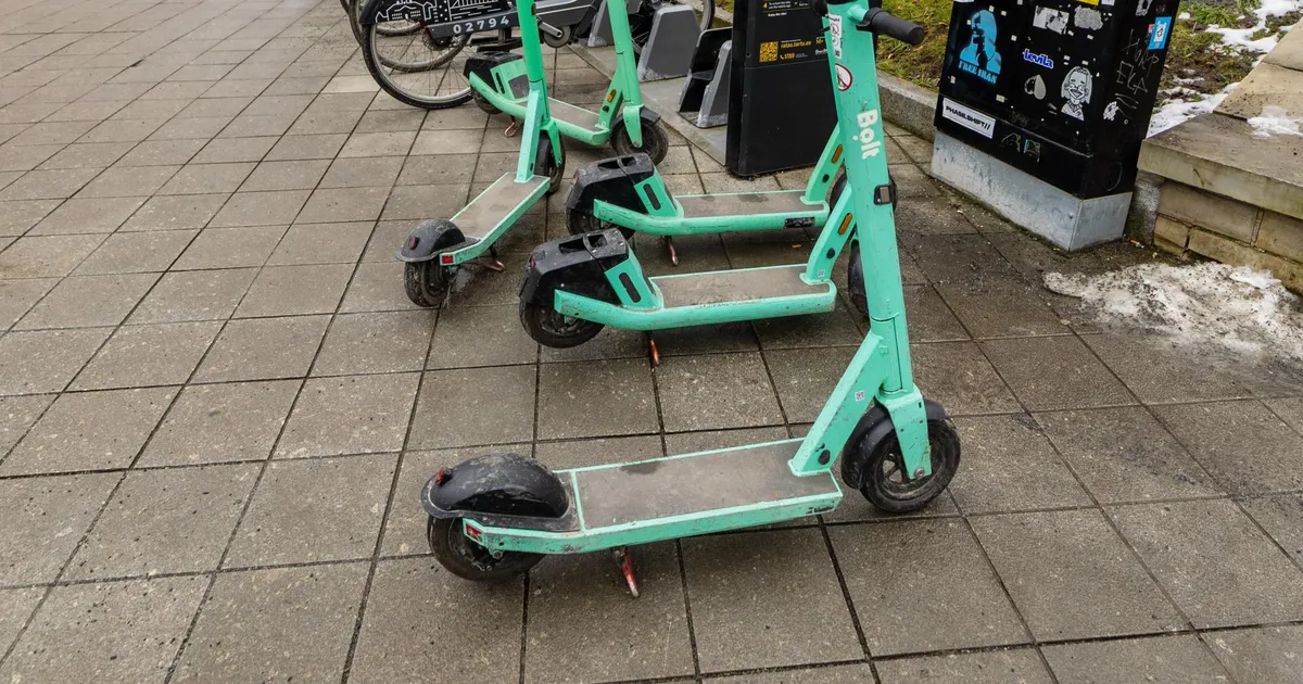 FOTO ⟩ Kevadekuulutajad on kohal! Bolti tõukeratas pargib Tartus ebaharilikus kohas