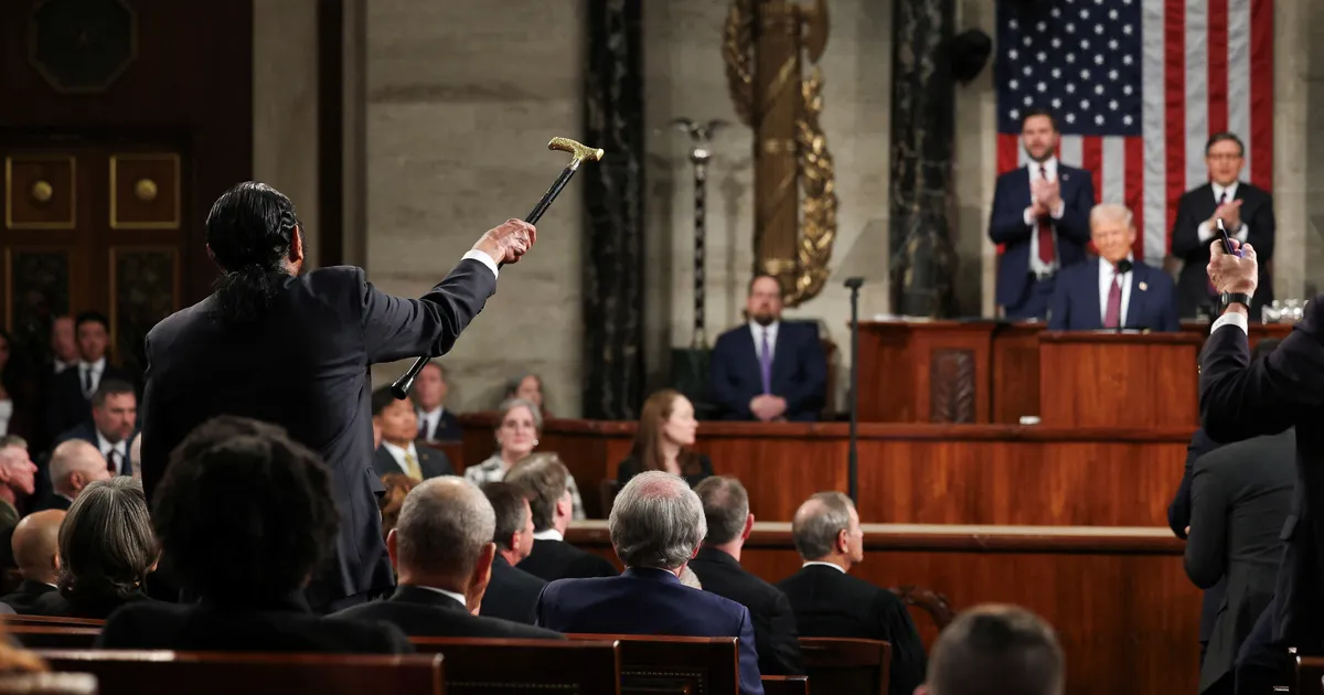 Trumpi kõne Kongressis kulges protestide saatel – demokraat Al Green visati istungilt välja