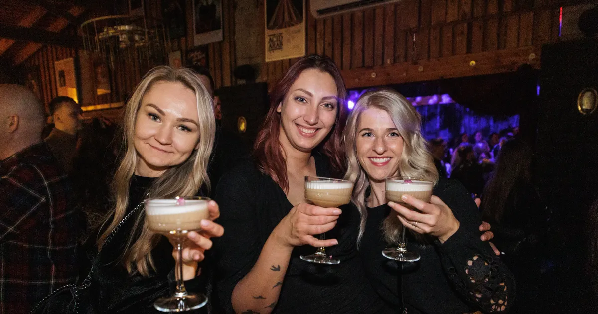 GALERII ⟩ Vaata, kes pidutsesid klubis Uus Laine toimunud naistepäeva ööl