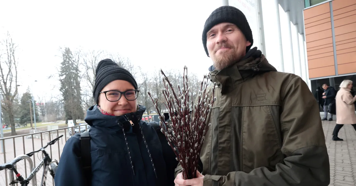 VAATA PILTE ⟩ Pajutibud ja sünnipäevatort ehk Naistepäev ülikoolilinna moodi