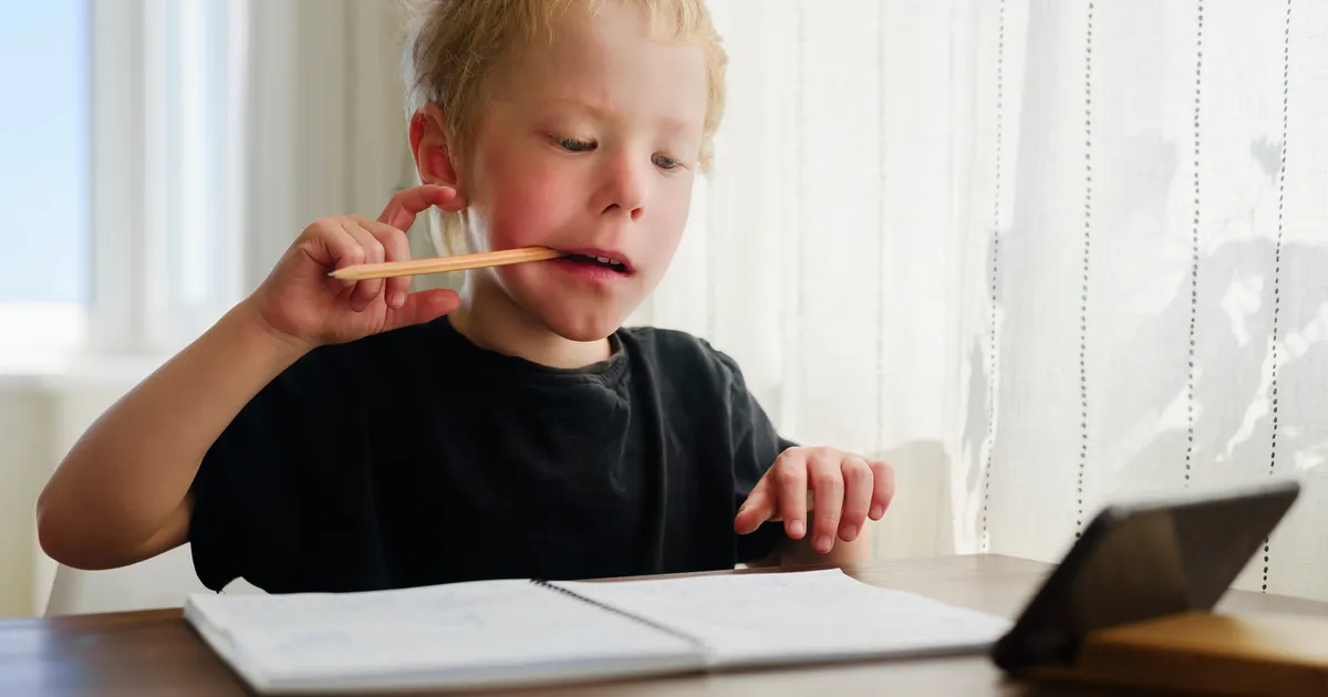 Pliiatsite närimine võib ajuga imet teha