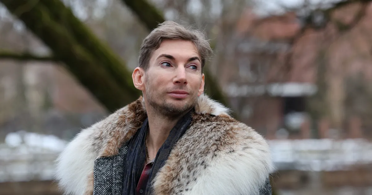 VIDEO ⟩ Strippar Marco rõõmustab fänne uue looga, mis on ainest saanud tema juubelist