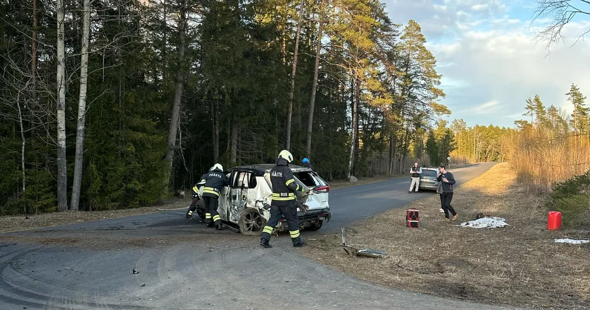 FOTOD ⟩ Saue vallas sõitis joobes juht teelt välja