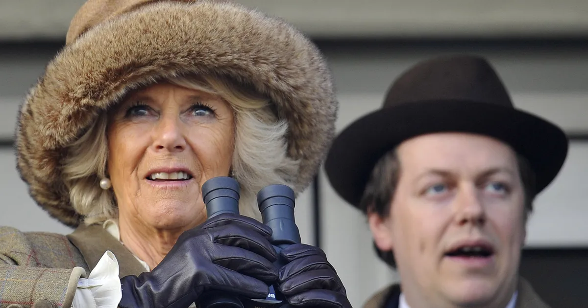 Camilla poeg paljastas saladuse, mida Camilla Charlesi heaks kodus ei tee