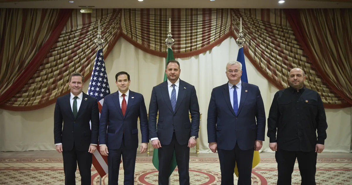 MART KULDKEPP ⟩ Vaherahuettepanek paneb Venemaa ebamugavasse olukorda