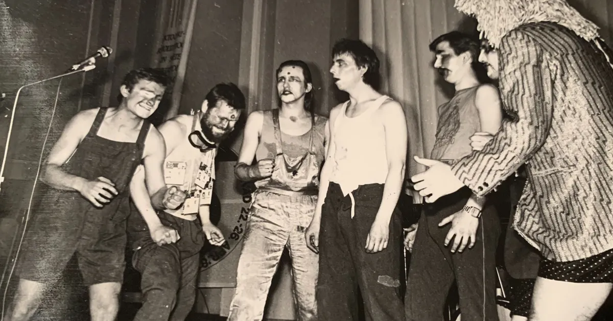 HÕFF teeb kummarduse Päratrustile