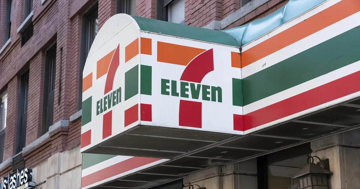 VÕIMALIK VAID USAs ⟩ Florida naist süüdistatakse uskumatu «relvaga» mehe näo lõikumises