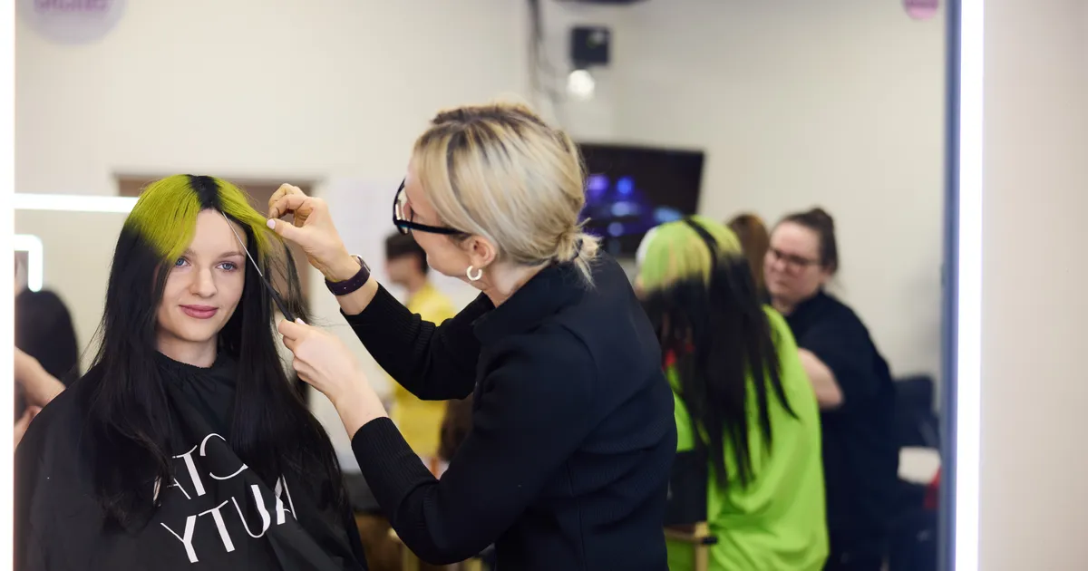 GALERII ⟩ Kuidas valmivad Kanal 2 suursõu «Täheks sündinud» uskumatud grimmid ja kostüümid?