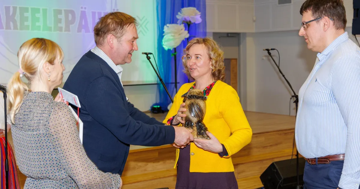 GALERII ⟩ «Mul om nii hää miil, et mõista võro kiilt.» Võru instituut jagas emakeelepäeval välja oma tähtsamad auhinnad