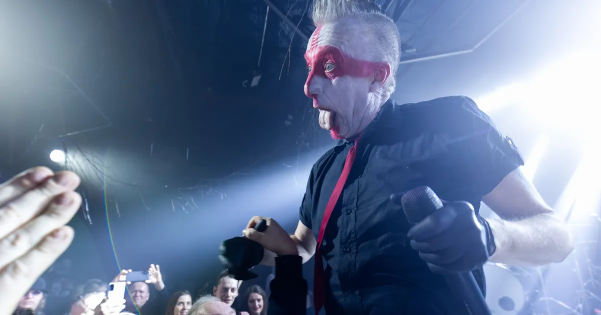 GALERII ⟩ Tumedus Belgia moodi: Tallinnas esines täiesti sõge Suicide Commando