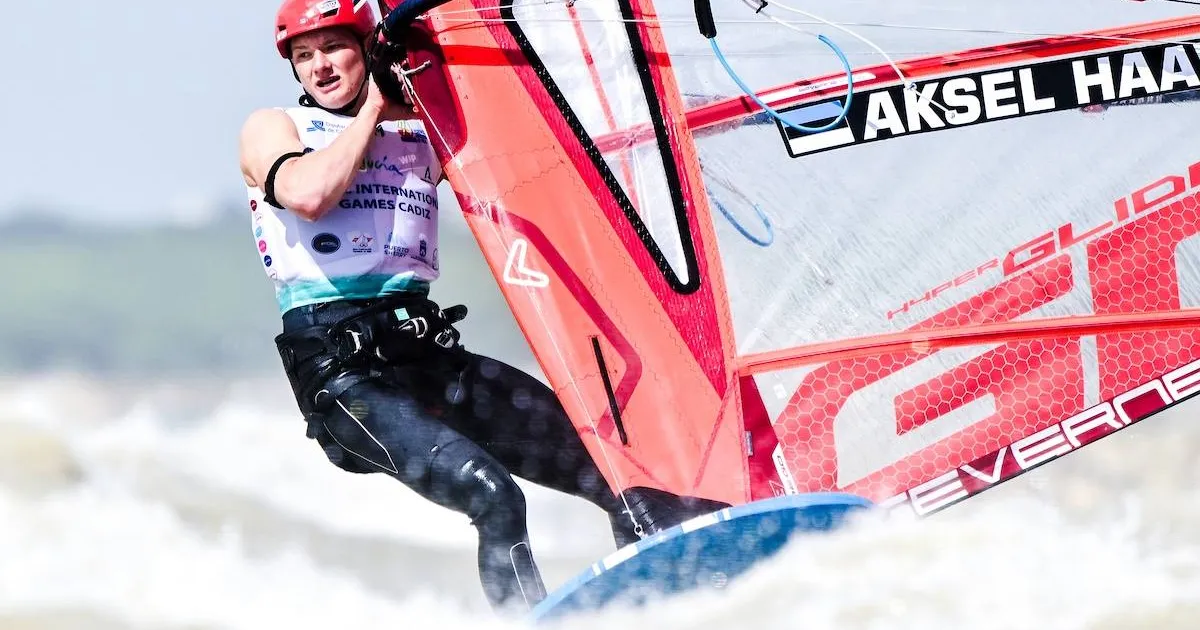 Purjelaua olümpialootus Aksel Haava tegi tugeva esituse Hispaanias iQFoil Games'il