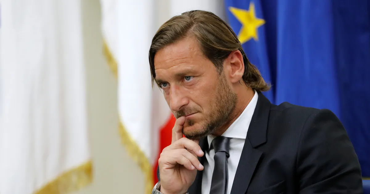 Jalgpallilegendi reis Moskvasse ajas fännid marru