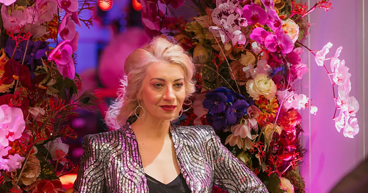 SUUR GALERII ⟩ Vivian Vau kingasalong tähistas glamuurselt ja värvikalt 20. sünnipäeva