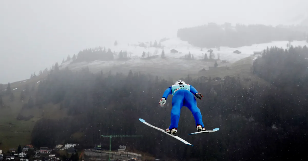 Karmi kukkumise üle elanud suusahüppaja teatas raske südamega karjääri lõpust