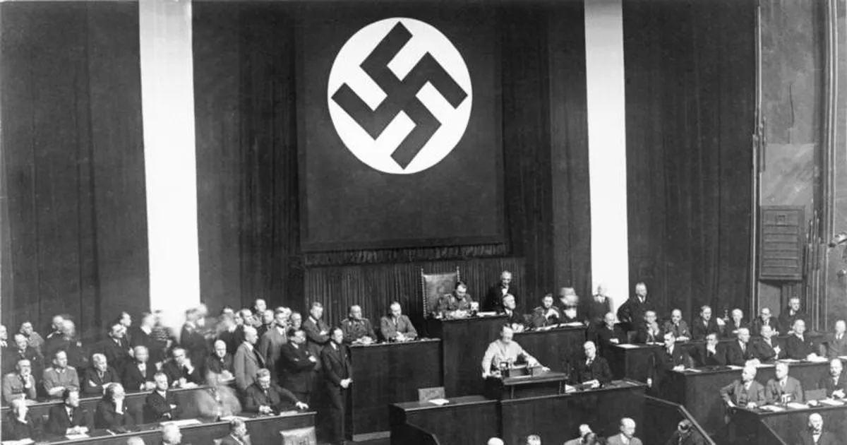 AK FOOKUS ⟩ Kuidas Hitler 53 päevaga demokraatia lammutas