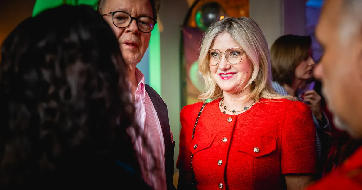 MEELEOLUKAS GALERII ⟩ Voolav šampanja ja kirev seltskond! Vaata, kes käisid menuka peopaiga Biblioteq sünnipäeval