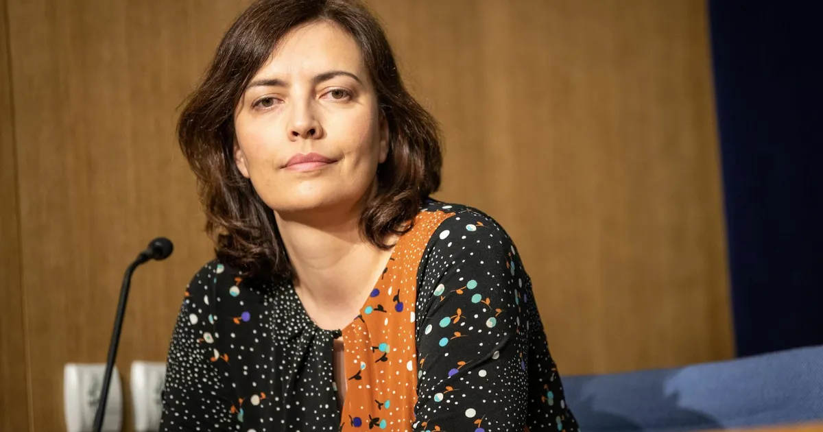 PILTUUDIS ⟩ «Nagu kaks tilka vett!» Karmen Jolleri postitatud klõps Riina Sikkutiga lööb laineid