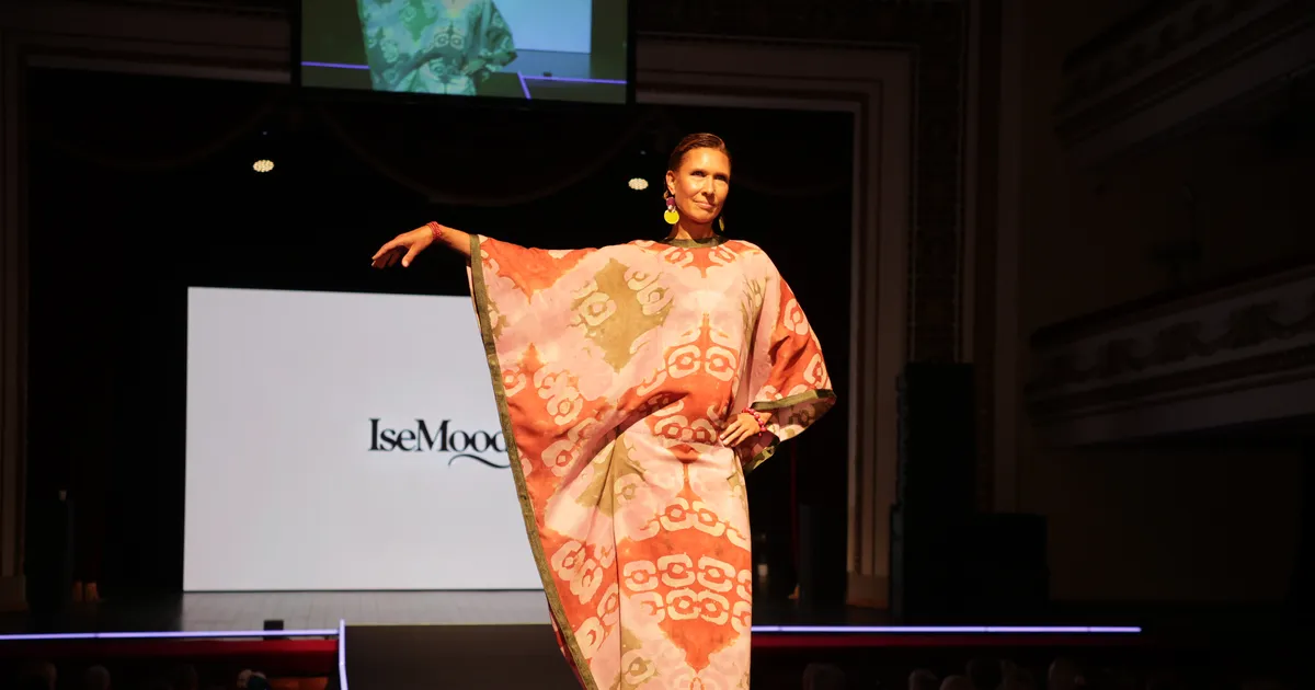 OTSE LAVALT ⟩ Enam ei pea olema noor, pikk ega peenike – päris naised vallutasid moelava!