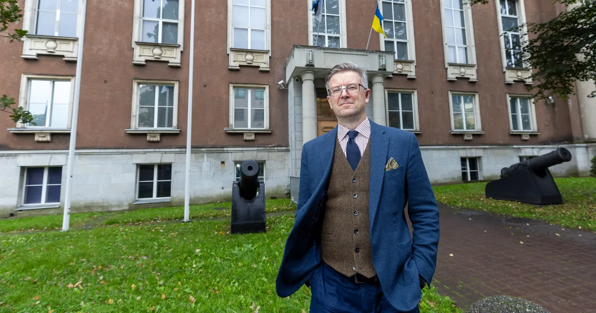 Kaitseministeerium tõstab põhipalku ja kärbib lisatasusid