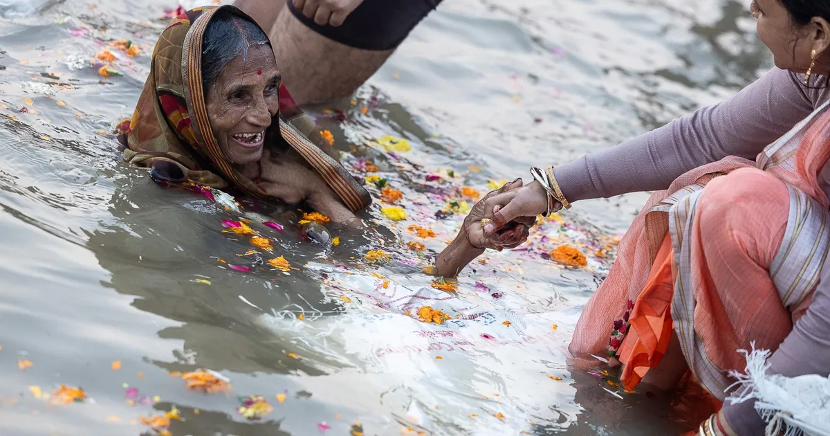 NÄDALA REIS ⟩ Indias hinge pesemas