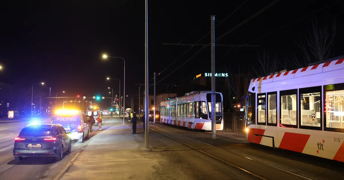 FOTOD ⟩ Tallinnas hukkus trammi alla jäänud mees