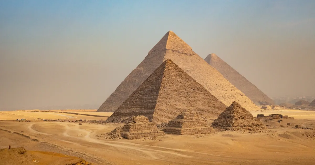 HÄMMASTAV ⟩ Teadlaste uus avastus Giza püramiidide kohta võib muuta arusaama Vana-Egiptuse ajaloost kardinaalselt