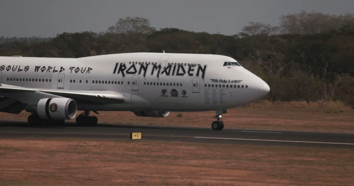 Iron Maideni legendaarset tuurilennukit saab igaüks nüüd taskus kanda