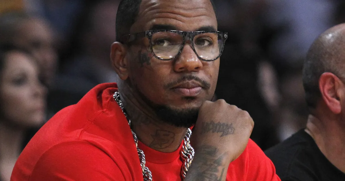 VÄGIVALD JA TÄNAVAELU ⟩ Tallinnasse saabub elav räpilegend