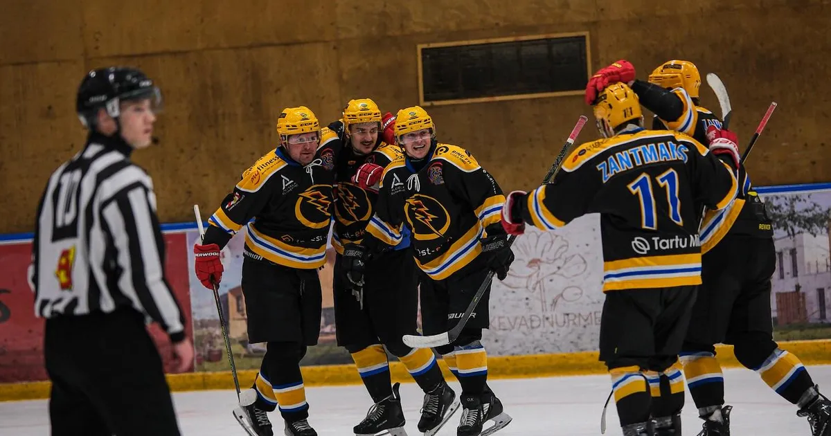 Hokimeeskond Välk 494 pääses finaali üle noatera, kuid hea emotsiooniga