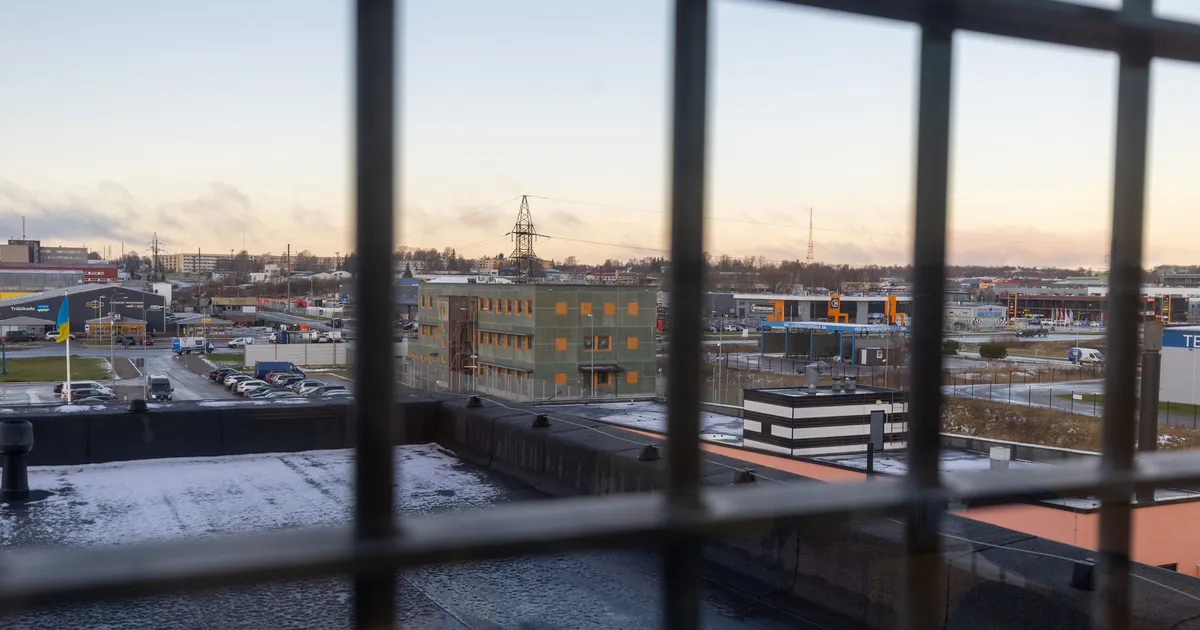 Ametnikud leidsid vanglasse saadetud saabastest tubakat