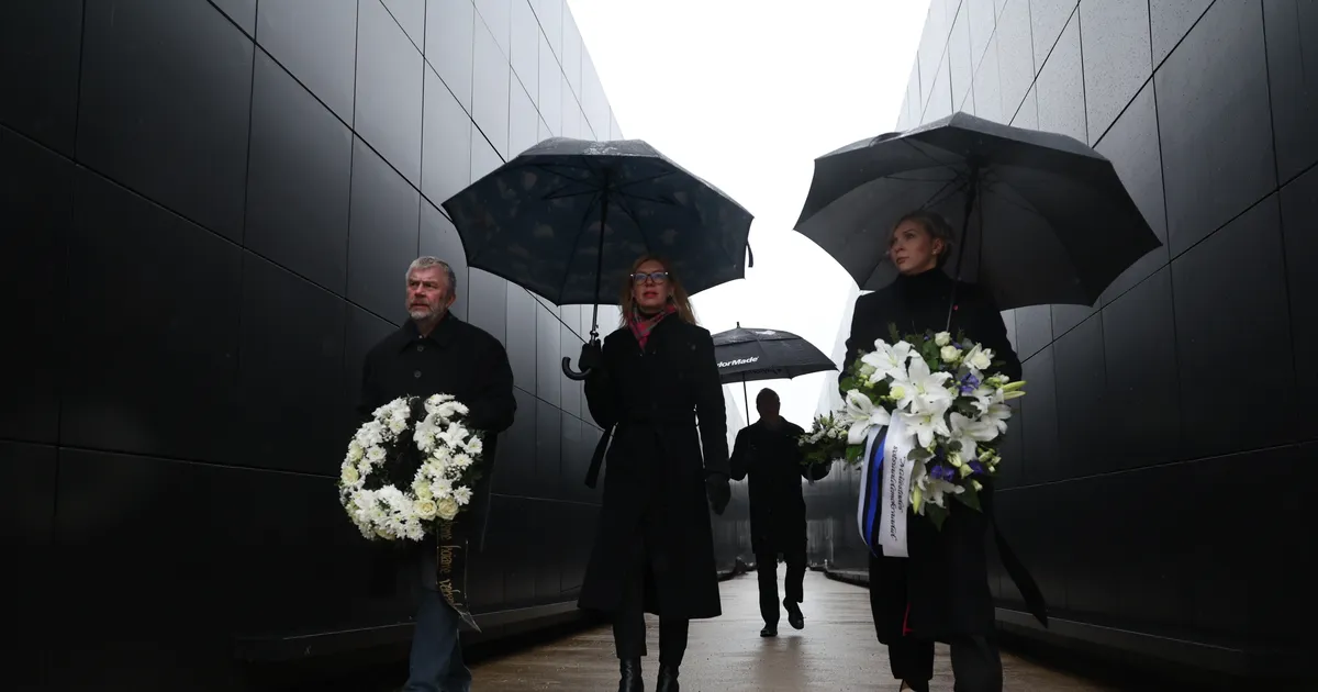 FOTOD ⟩ Maarjamäel mälestatakse märtsiküüditamise ohvreid